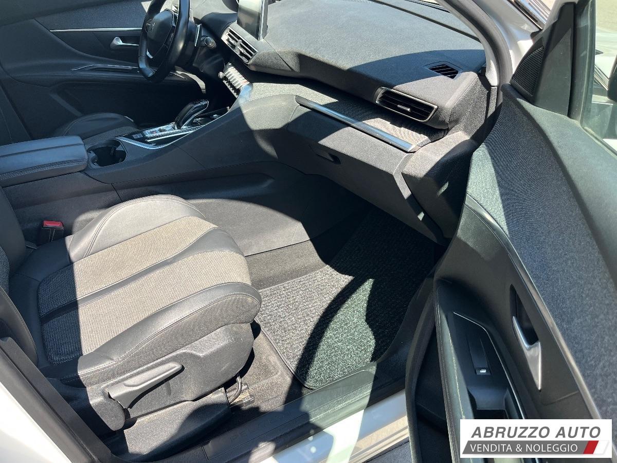PEUGEOT 5008 Turbo 130 S&S EAT8 Allure