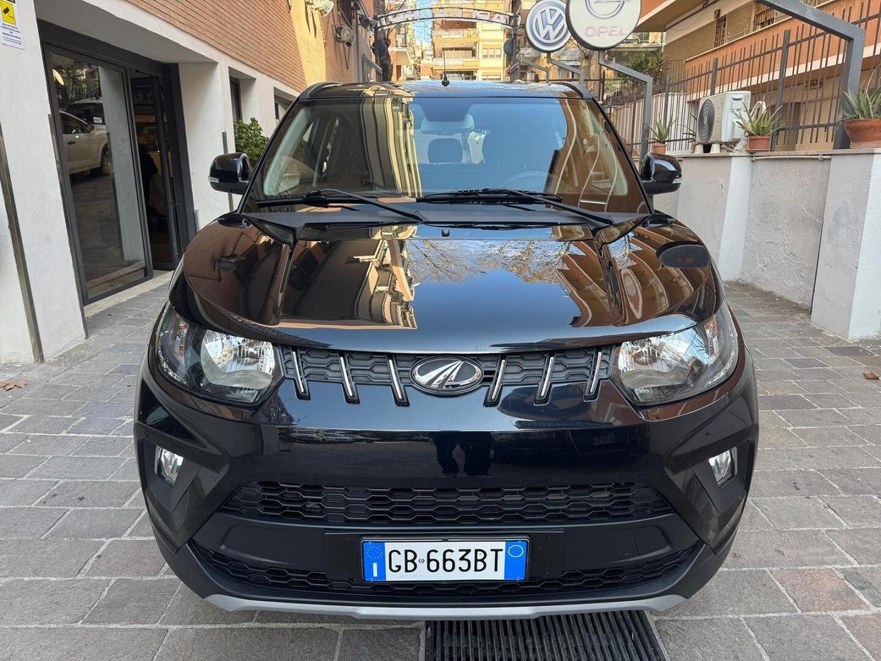MAHINDRA KUV100 1.2 VVT K8