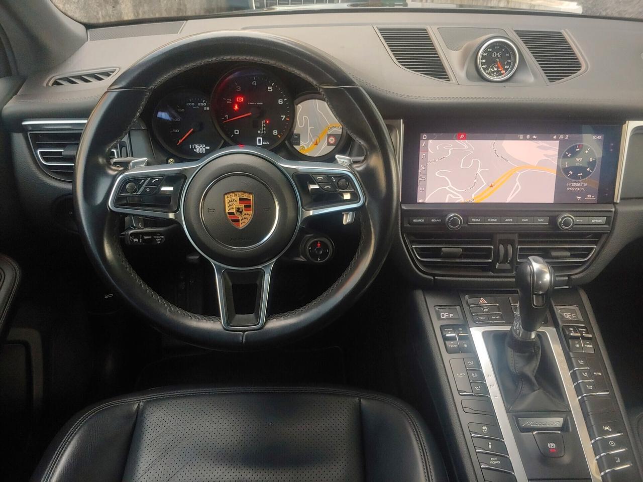 Porsche Macan 2.0 245 CV PDK GANCIO TRAINO