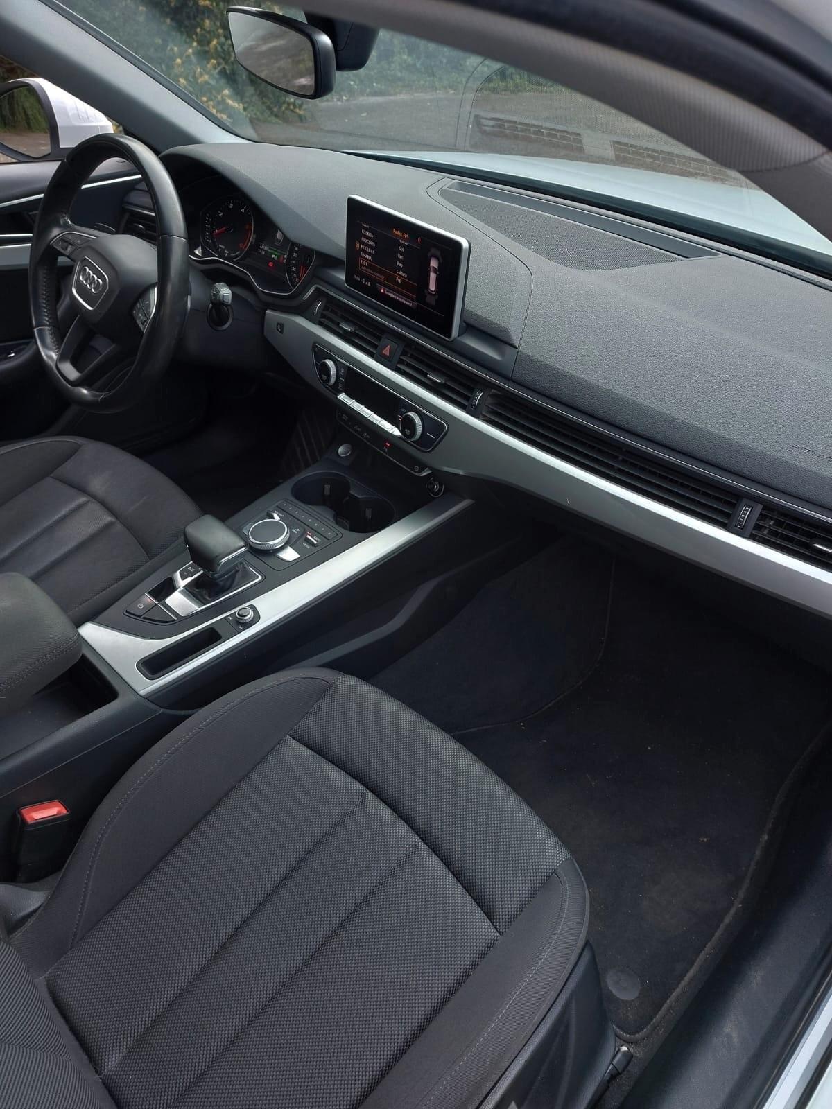 Audi A4 Avant 2.0 TDI 150 CV S tronic SLine