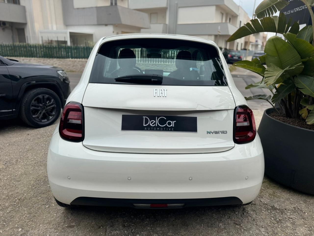 Fiat 500 Berlina Hybrid Icon