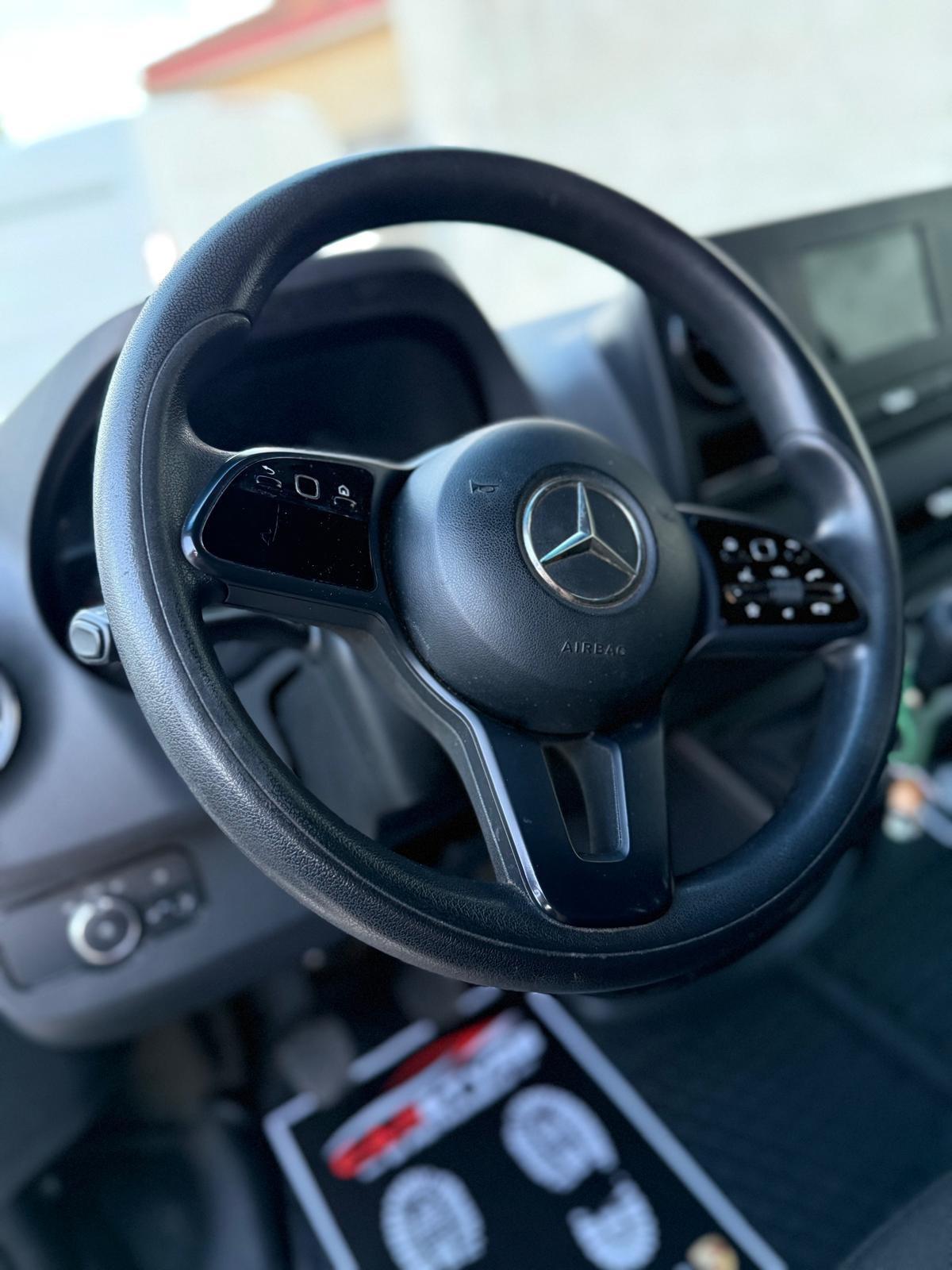 Mercedes Benz sprinter tetto alto perfetto