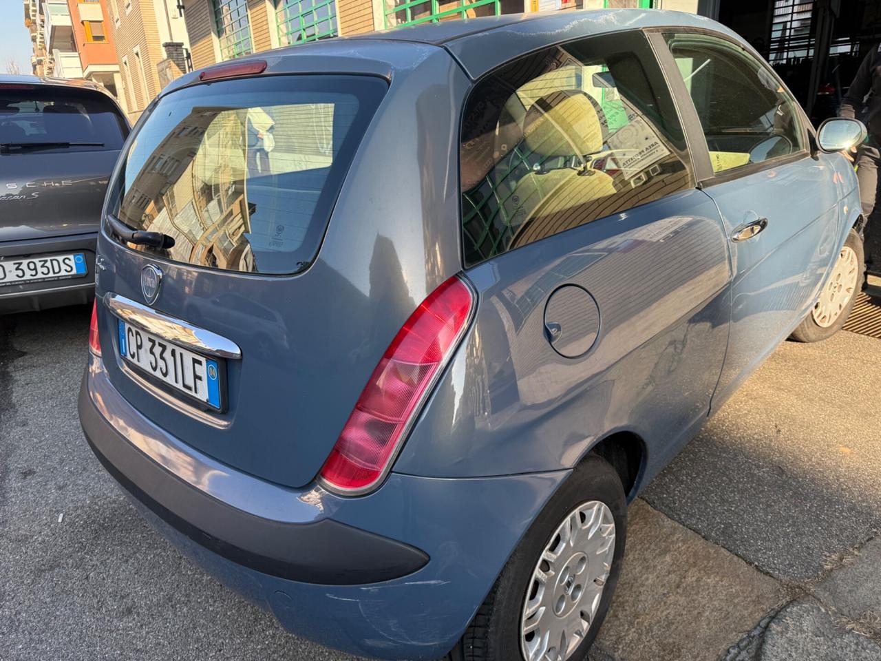 Lancia Ypsilon 1.2 16V Platino