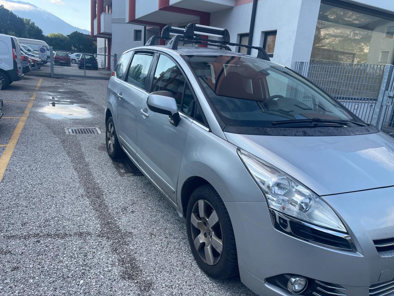 Peugeot 5008 1.6 HDi 112CV Business 7 POSTI