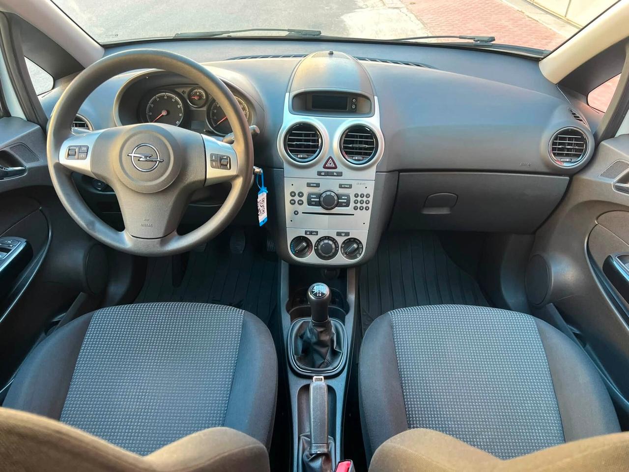 Opel Corsa 1.2 3 porte Selection