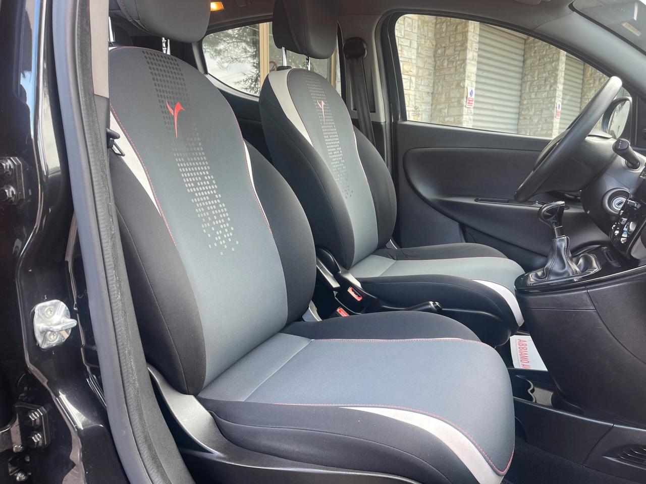 Lancia Ypsilon 1.3 MJT 16V 95 CV 5 porte S&S Elle NEO PATENTATI