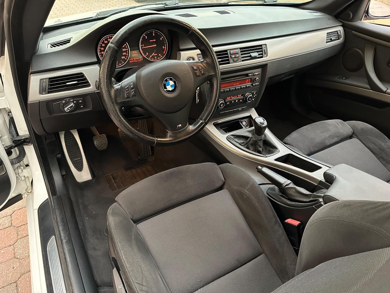Bmw 320 Lci coupe’ Msport MANUALE