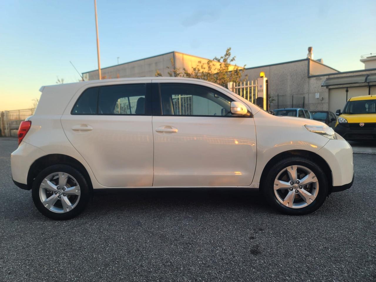 Toyota Urban Cruiser 1.4 D-4D Active 4x4