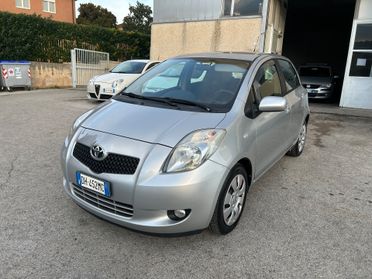 Toyota Yaris 1.3 5 porte cambio automatico 120000km