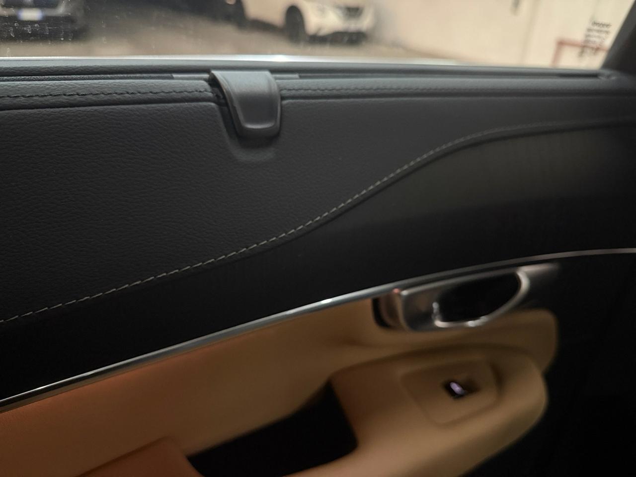 VOLVO XC90 II - XC90 2.0 D5 Momentum awd geartronic