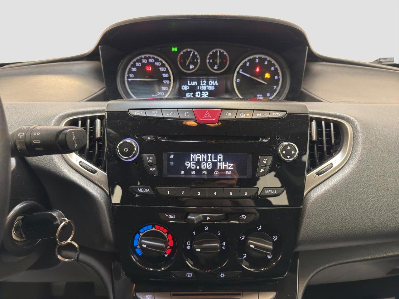 Lancia Ypsilon 5 Porte Ypsilon 1.2 8v Gold s&s 69cv E6