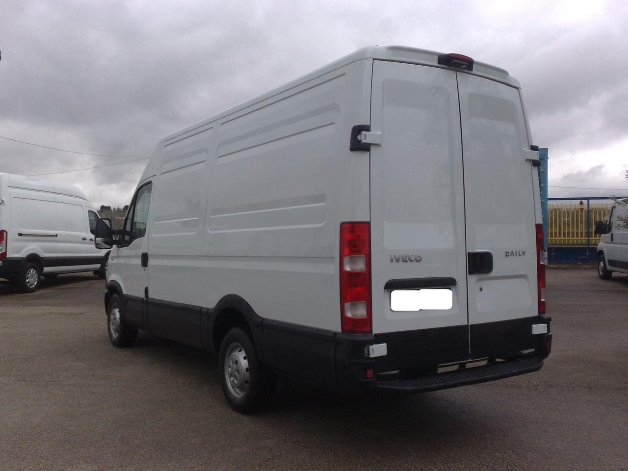 Iveco Daily 35s21 3000cc FURGONE DI SERIE - 2014