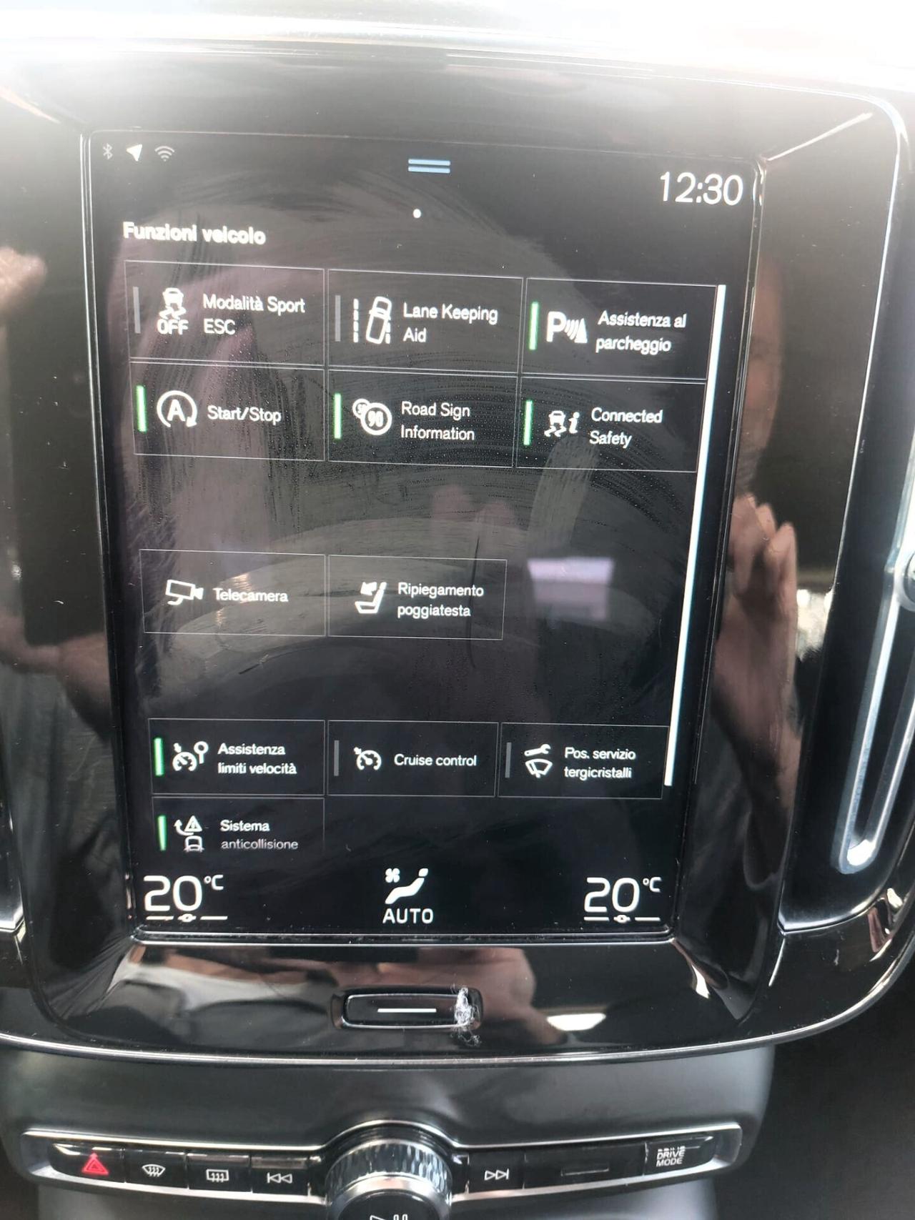 Volvo XC40 T2 Geartronic Momentum Pro