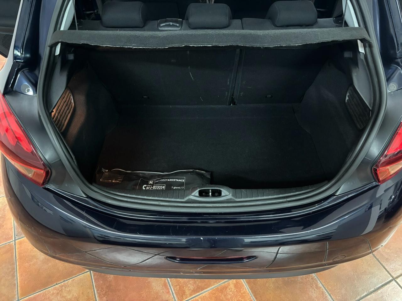 Peugeot 208 BlueHDi 75 5 porte Allure