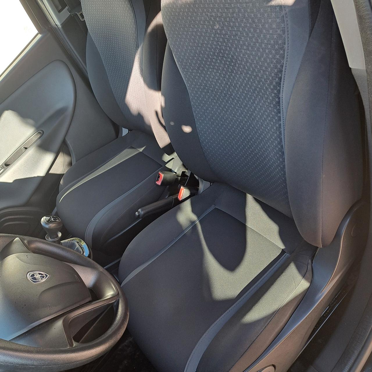 Lancia Ypsilon 1.2 69 CV 5 porte Platinum