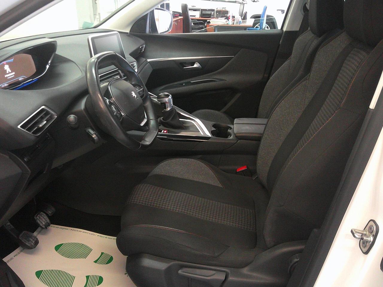 Peugeot 3008 BlueHDi 130 S&S Business