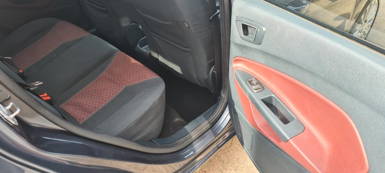Ford Fiesta 1.4 TDCi 5p. Titanium