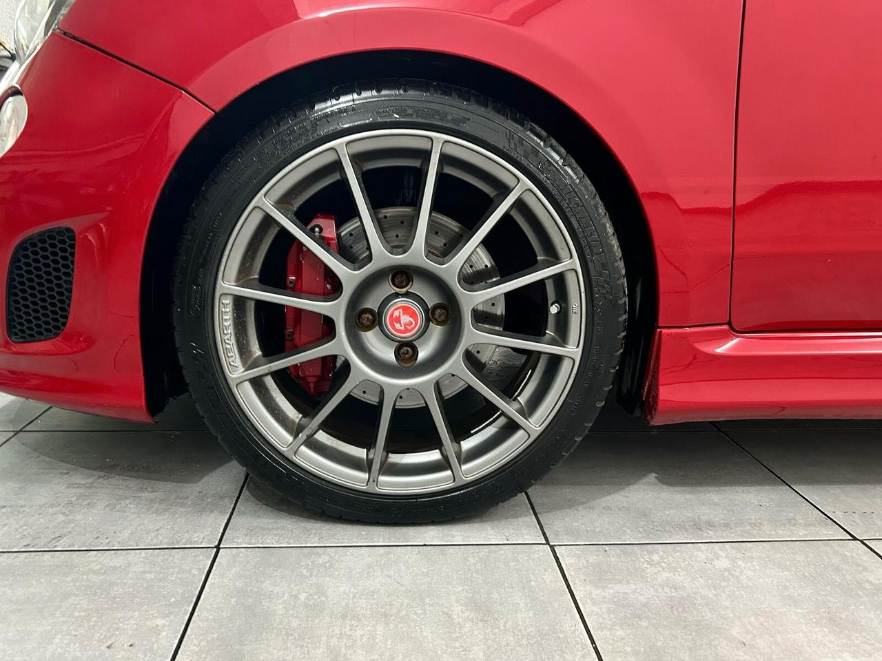 Abarth 500 1.4 Turbo T-Jet essesse