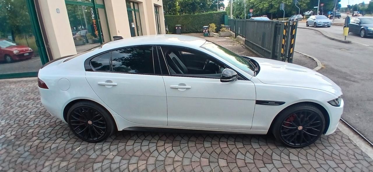 Jaguar XE 2.0 D 180 CV 4x4 AWD aut. R-Sport