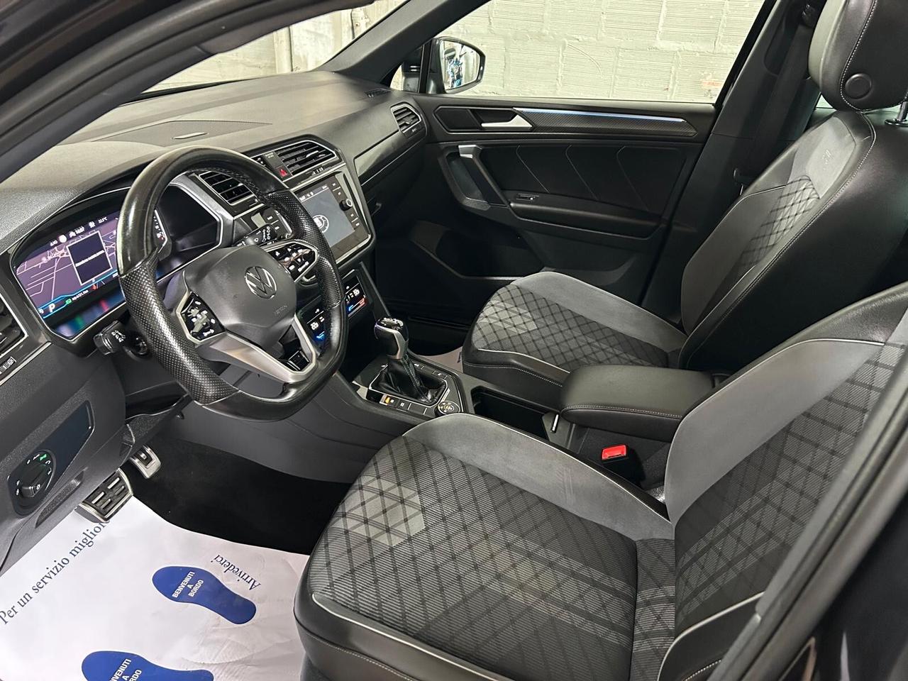 Volkswagen Tiguan 2.0 TDI DSG 4MOTION R-LINE TETTO PANORAMICO ED APRIBILE