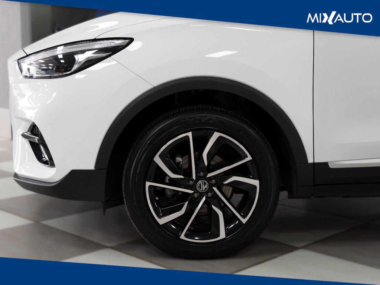 Mg ZS 1.5L 5MT Luxury