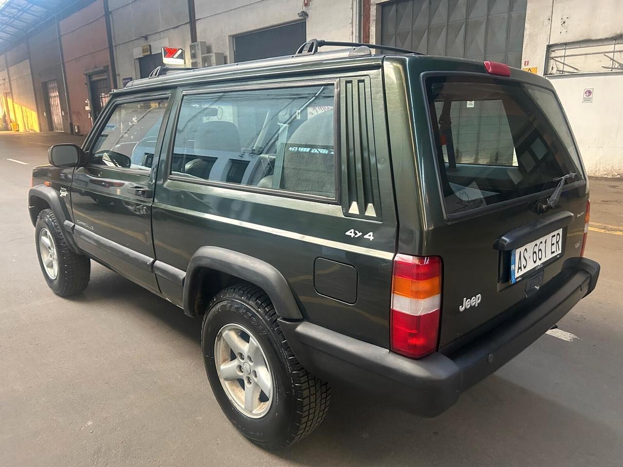 Jeep Cherokee 2.5 TD 3 porte Command-Trac Sport