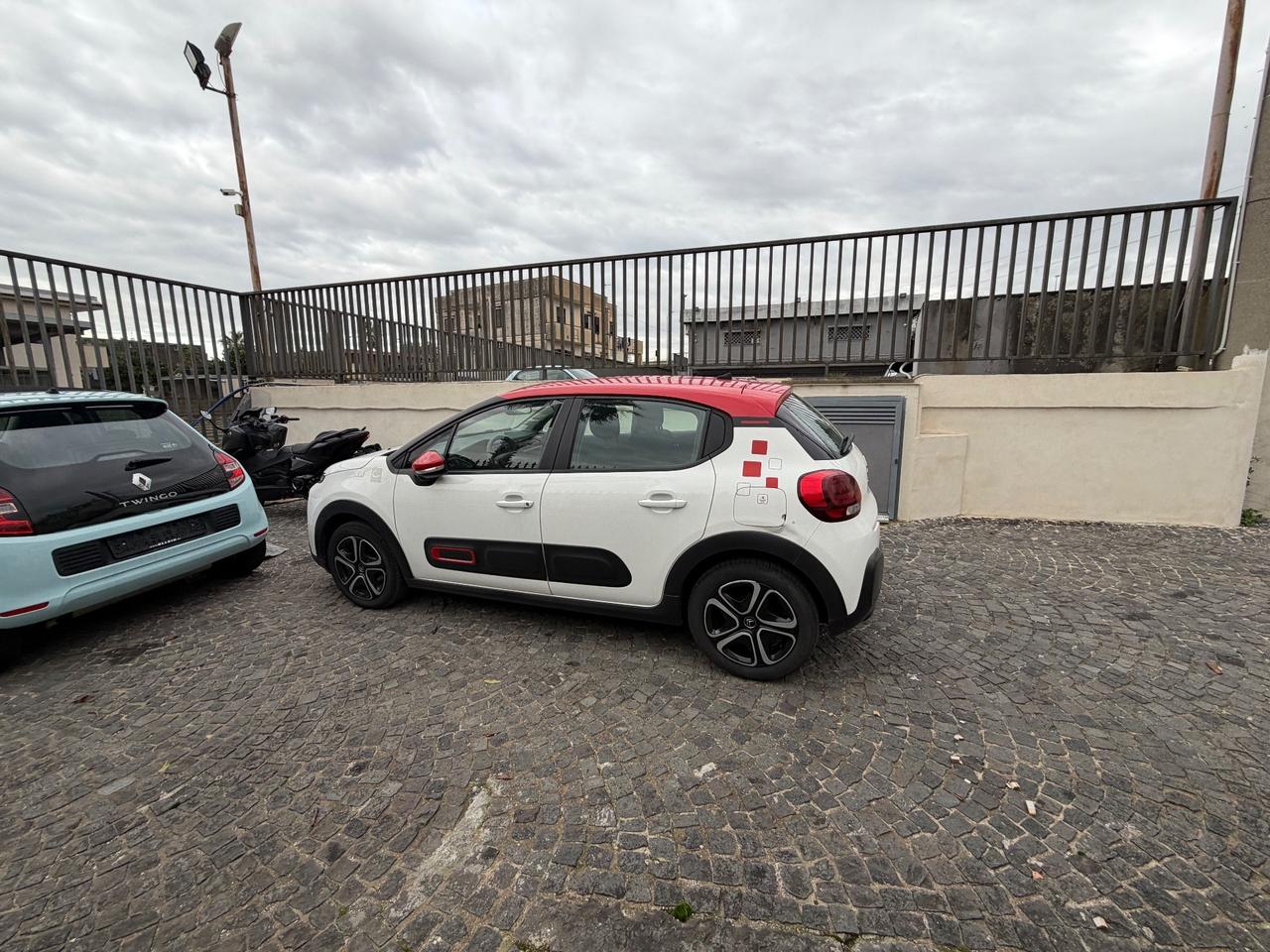 Citroen C3 83cv Benzina 5 porte Shine Navi bicolor pdc