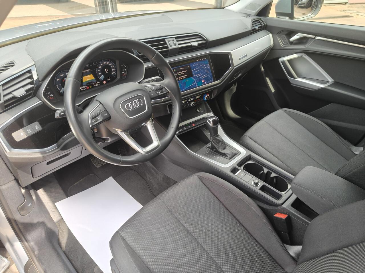 Audi Q3 45 TFSI e S tronic Business