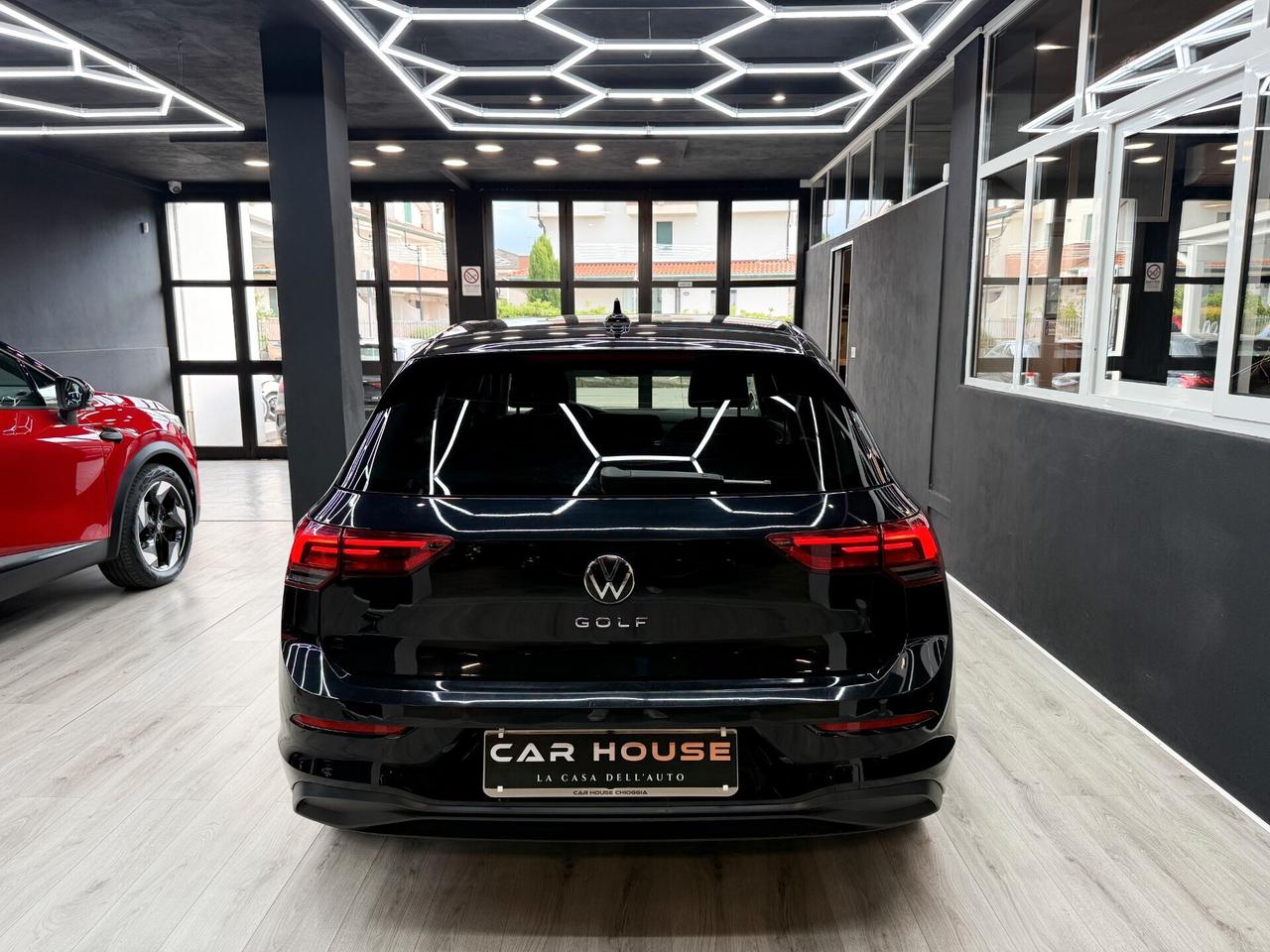 Volkswagen Golf 8 2.0 TDI 150CV DSG