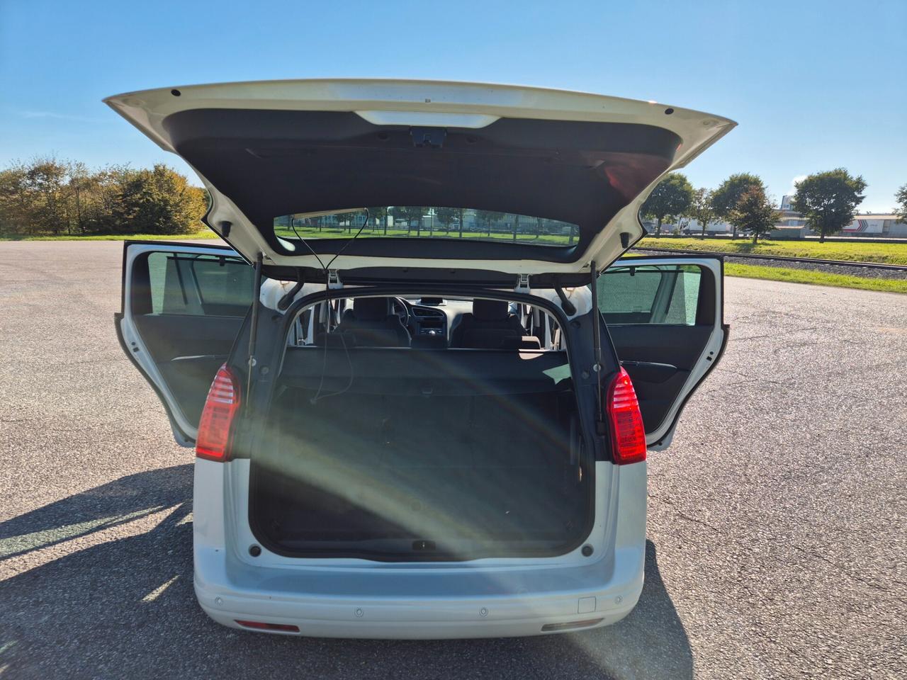 Peugeot 5008 1.6 HDi 112CV 89600 KM!! MY 2013 UNIPROPRIETARIO