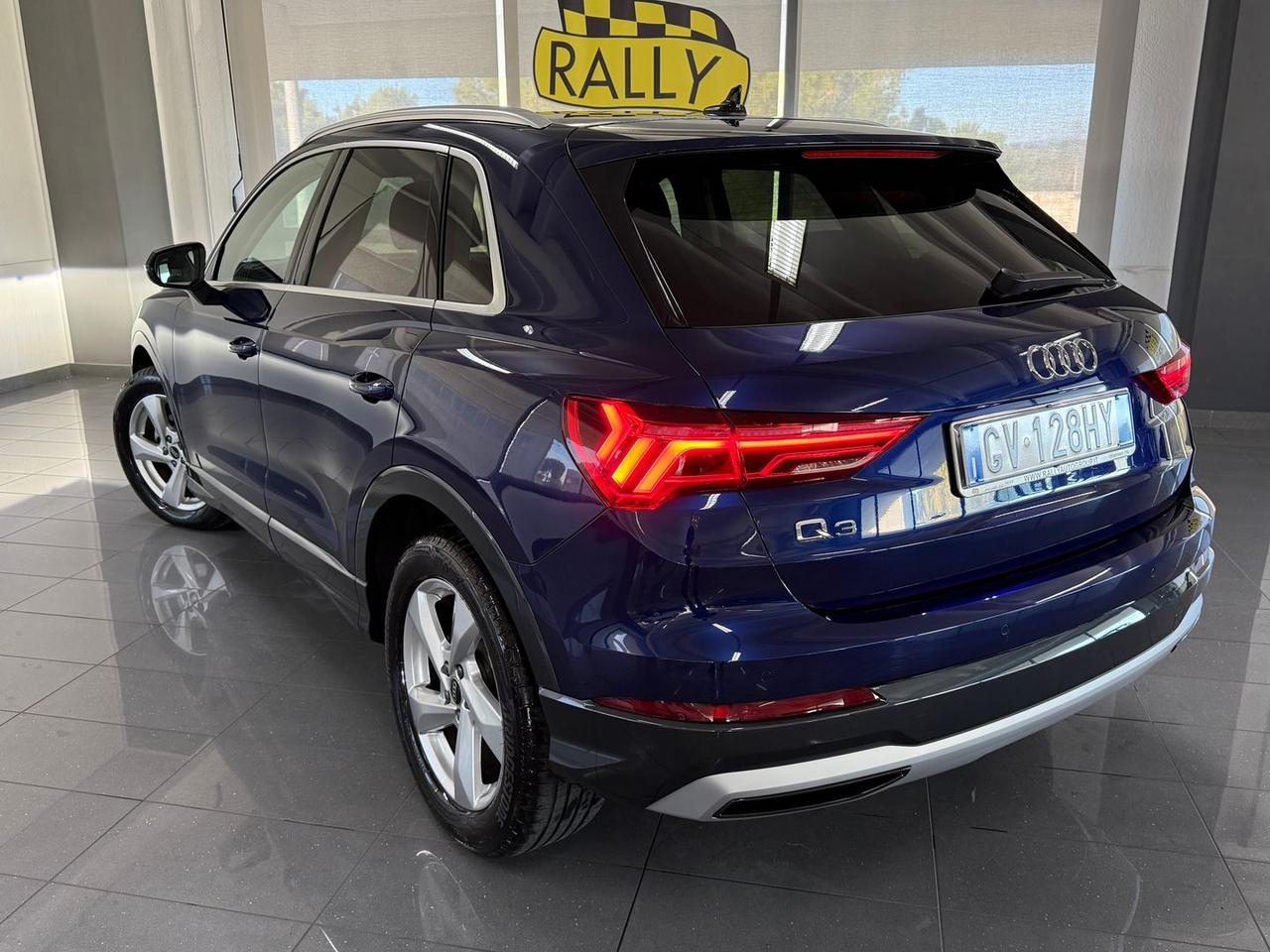 Audi Q3 Identity Black 2.0 35 TDI #8438