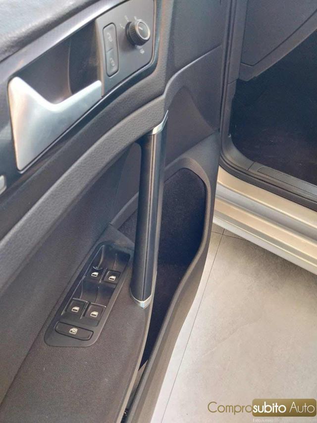 VOLKSWAGEN Golf 1.6 TDI 110 CVDSG Highline ( Garanzia 12 Mesi)