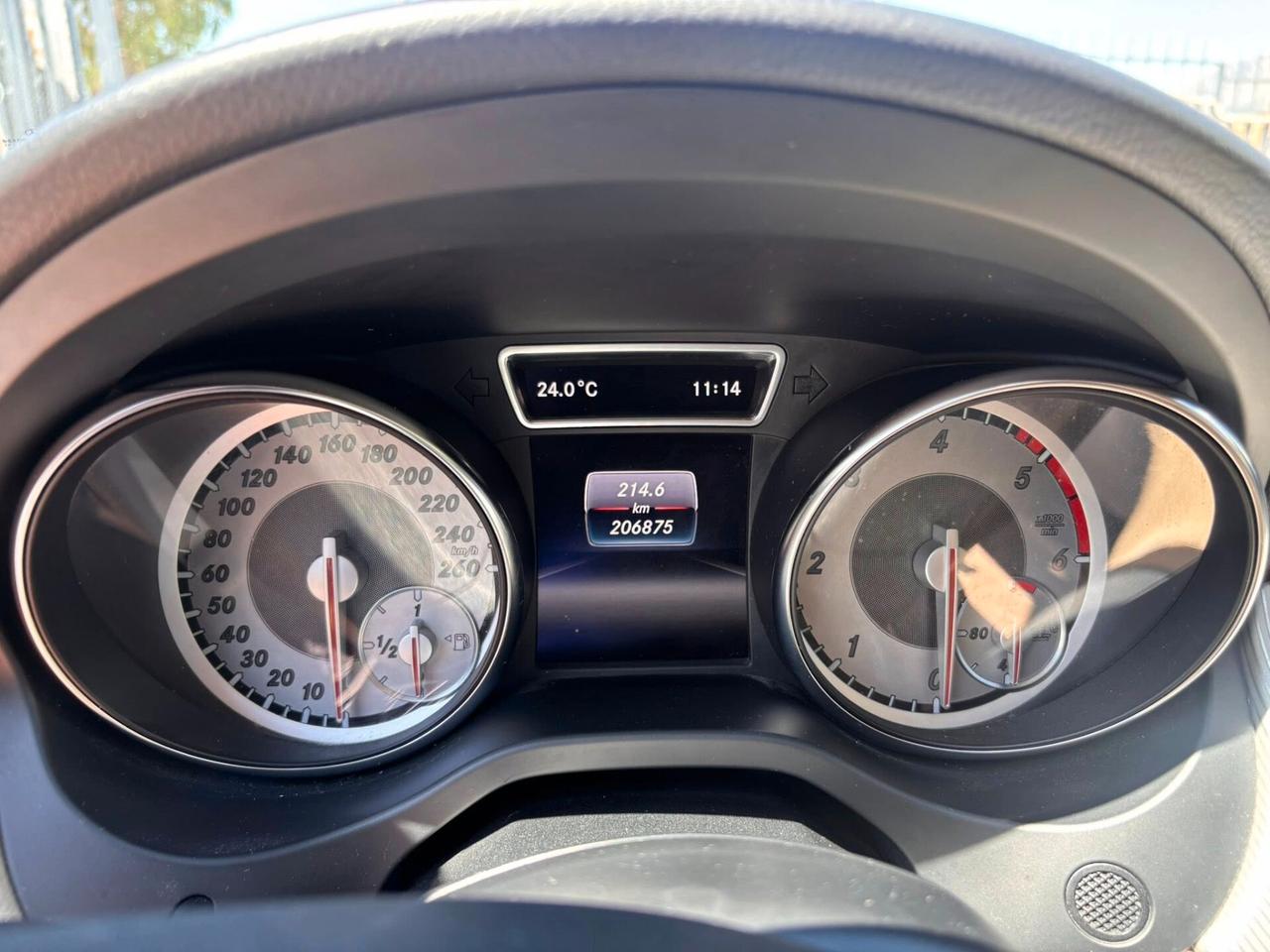 MERCEDES GLA 200