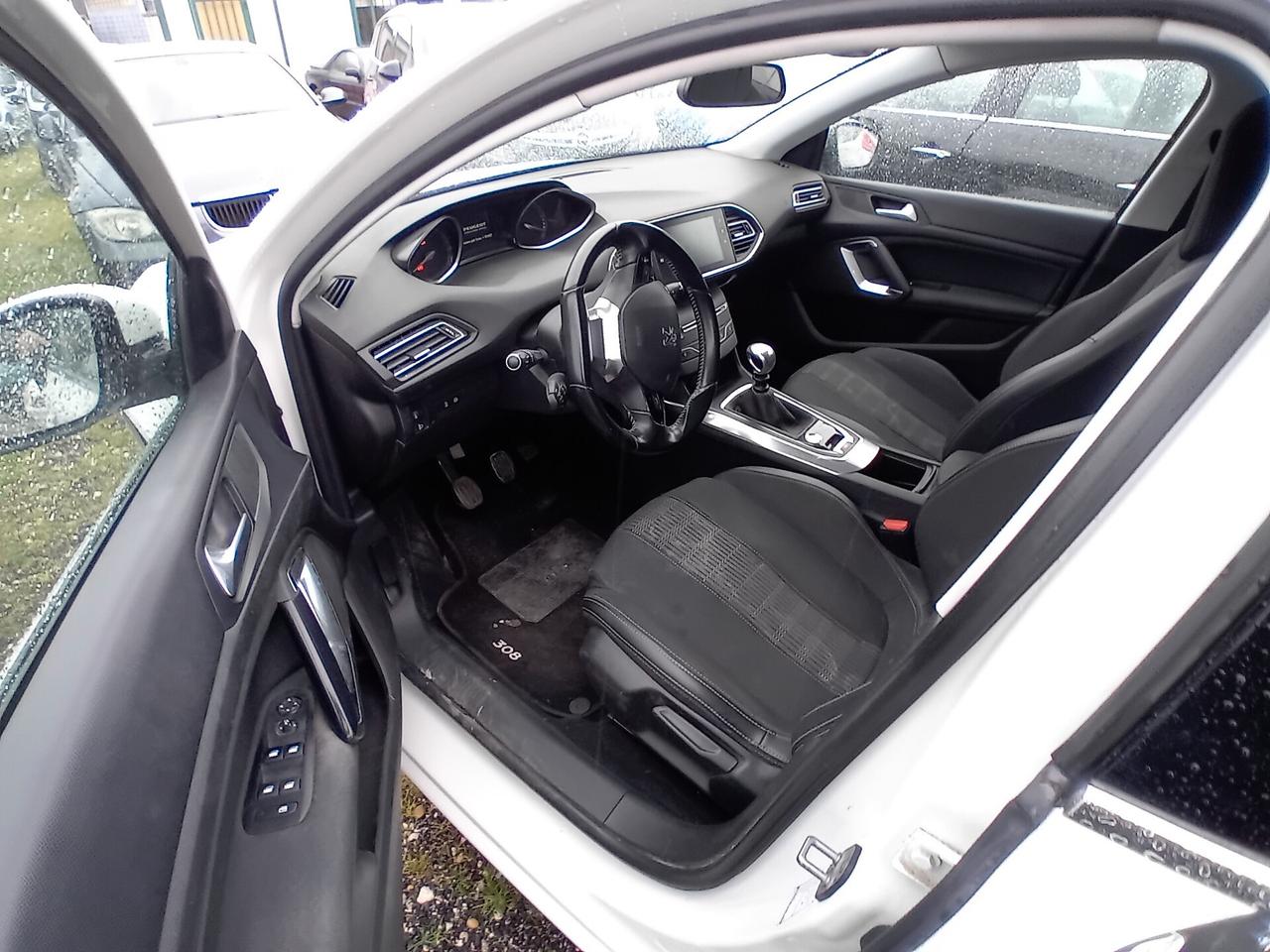 Peugeot 308 BlueHDi 130 SW Allure finanzio