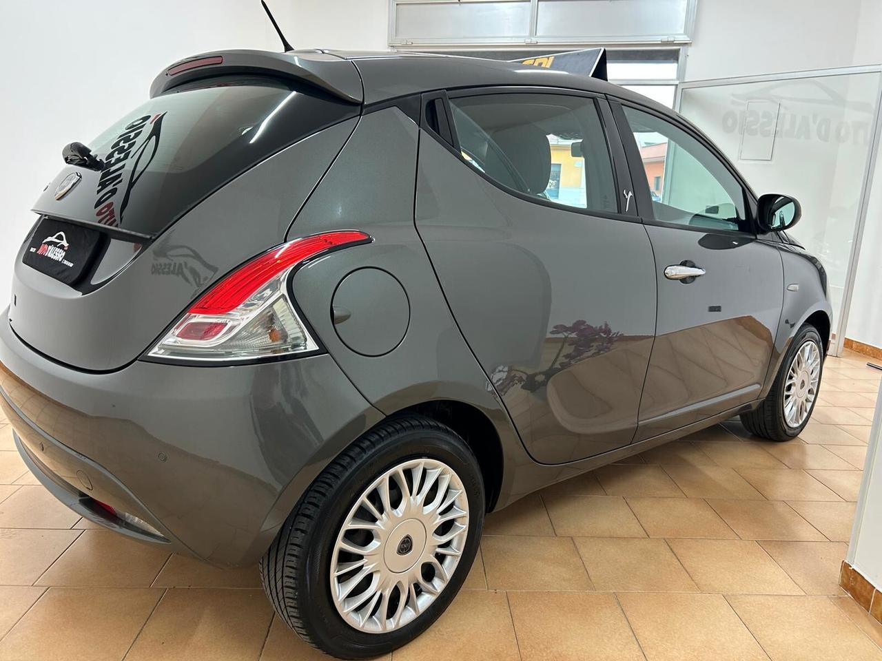 Lancia Ypsilon 1.2 69 CV 5 porte GPL Ecochic Gold
