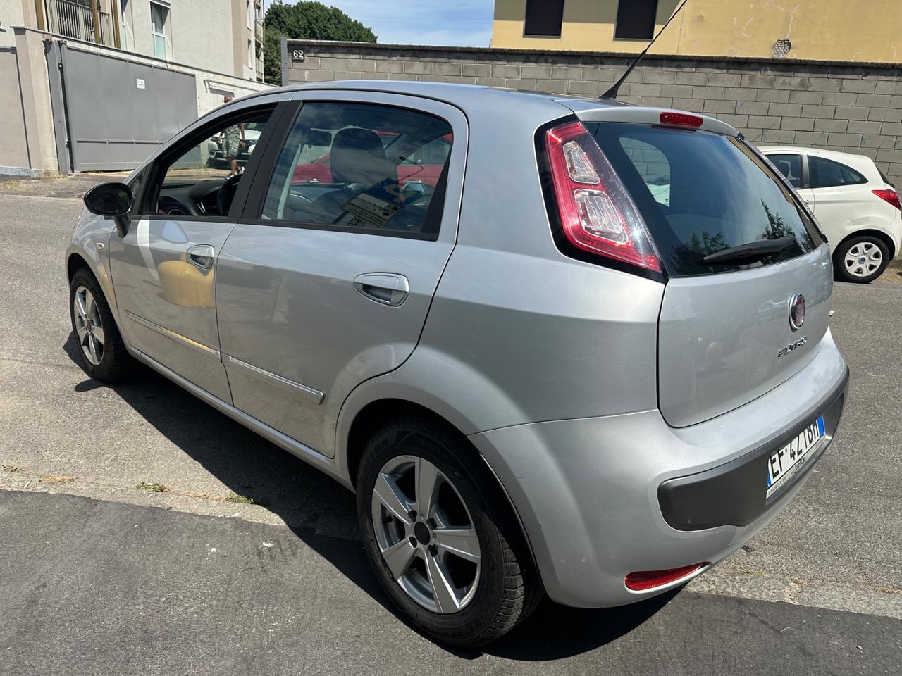 Fiat Punto Evo 1.4 5 porte Dynamic - ok neopatentati