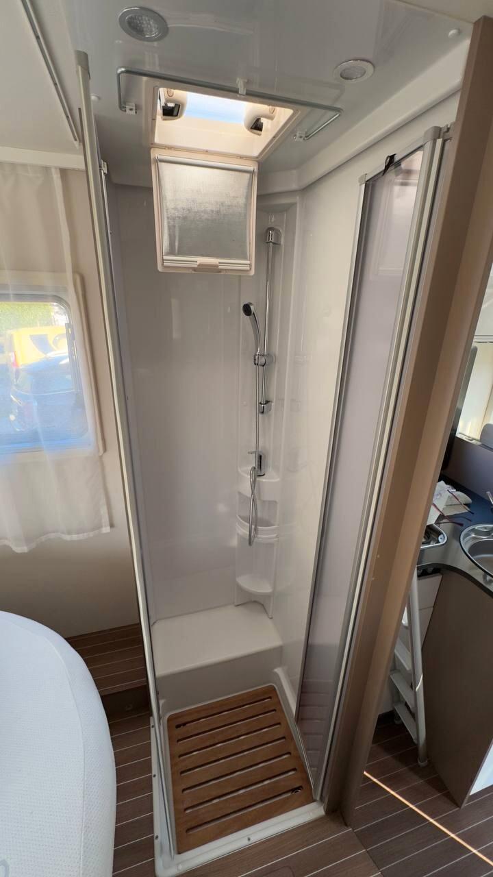 Etrusco MOTORHOME I6900 QB CLIMA GANCIO TRAINO 2000 KG