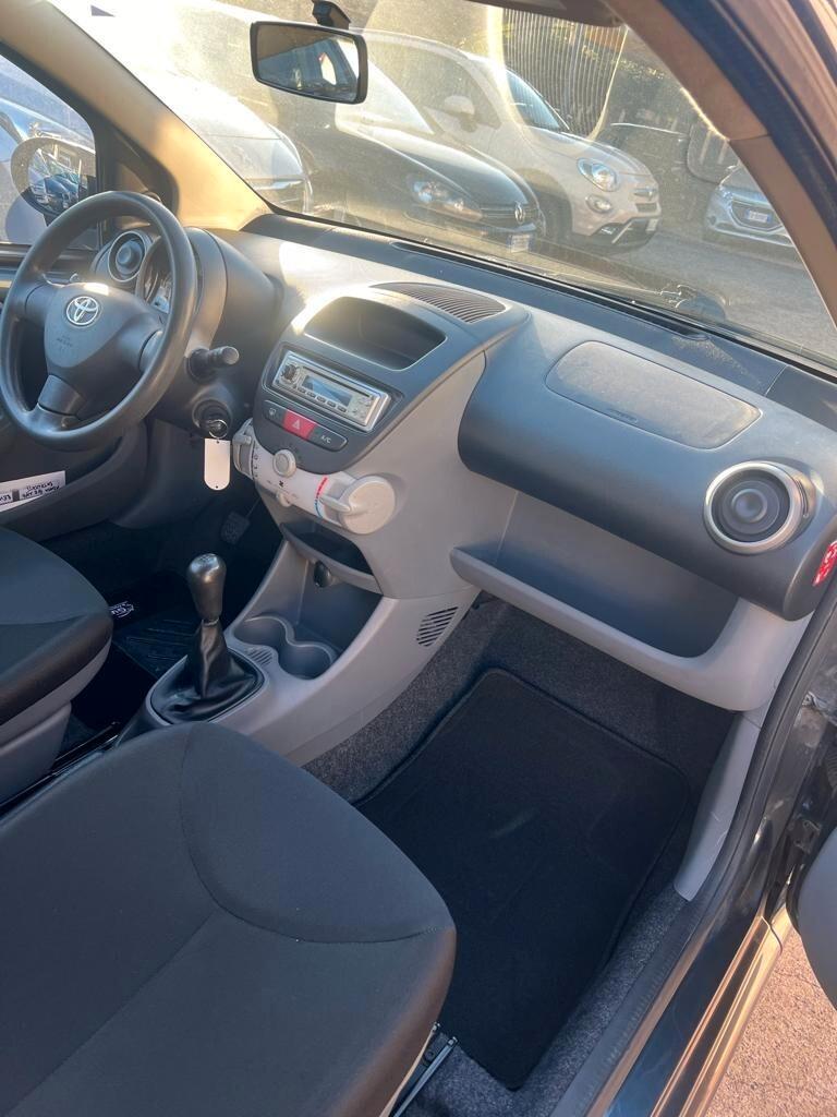 Toyota Aygo 1.0 12V VVT-i 3 porte Sol ADATTA X NEO PATENTATI KM 131MILA