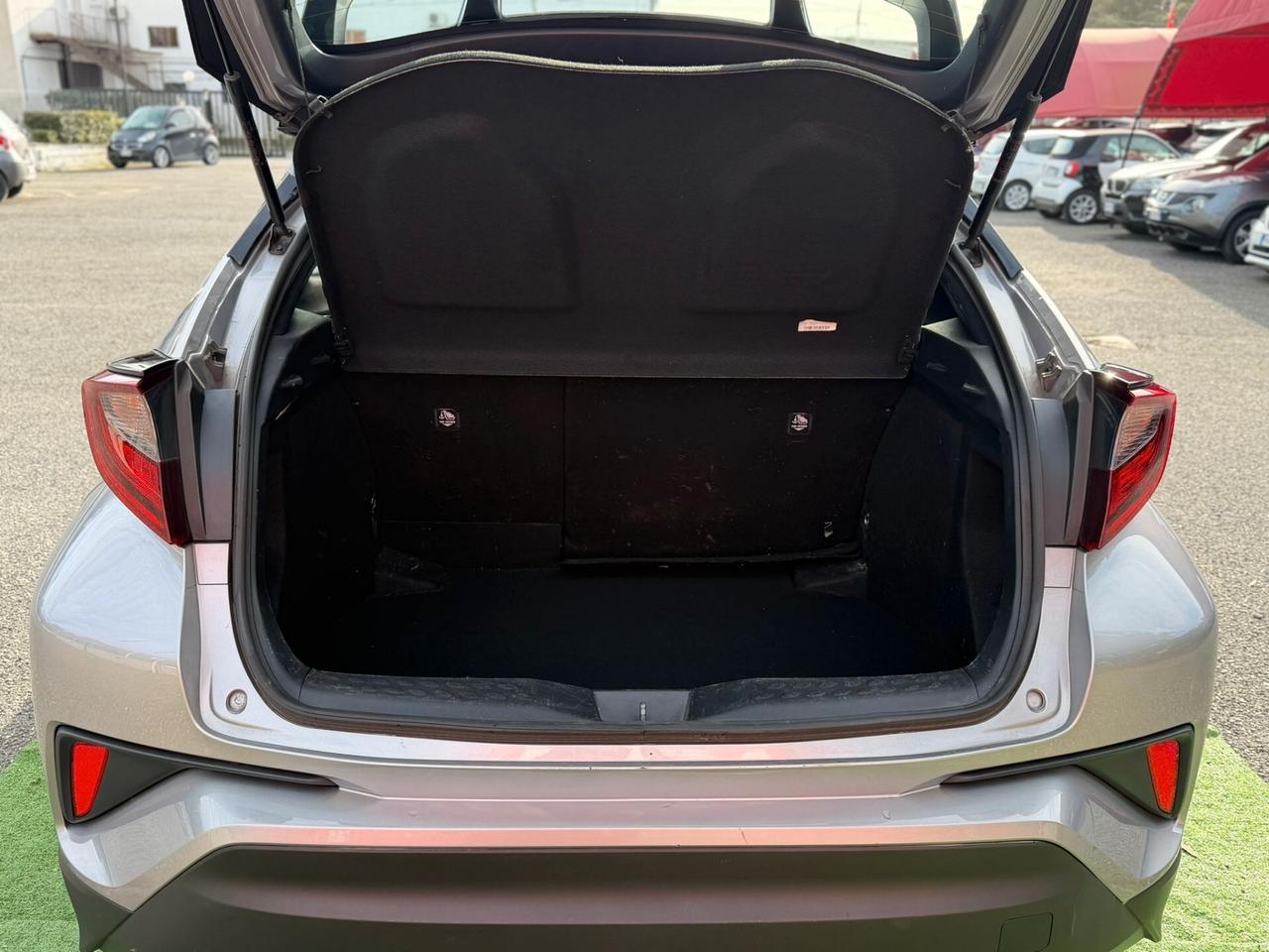 Toyota C-HR 1.8 Hybrid E-CVT Trend