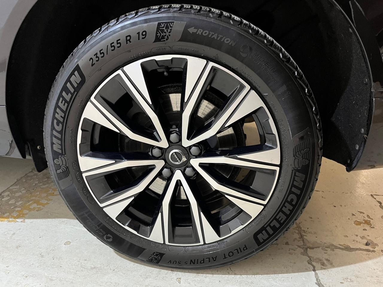 Volvo XC60 B4 (d) AWD automatico Ultimate Dark