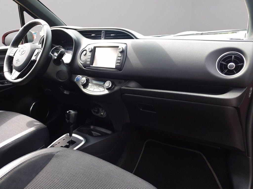 TOYOTA Yaris 5p 1.5h style my18 del 2018