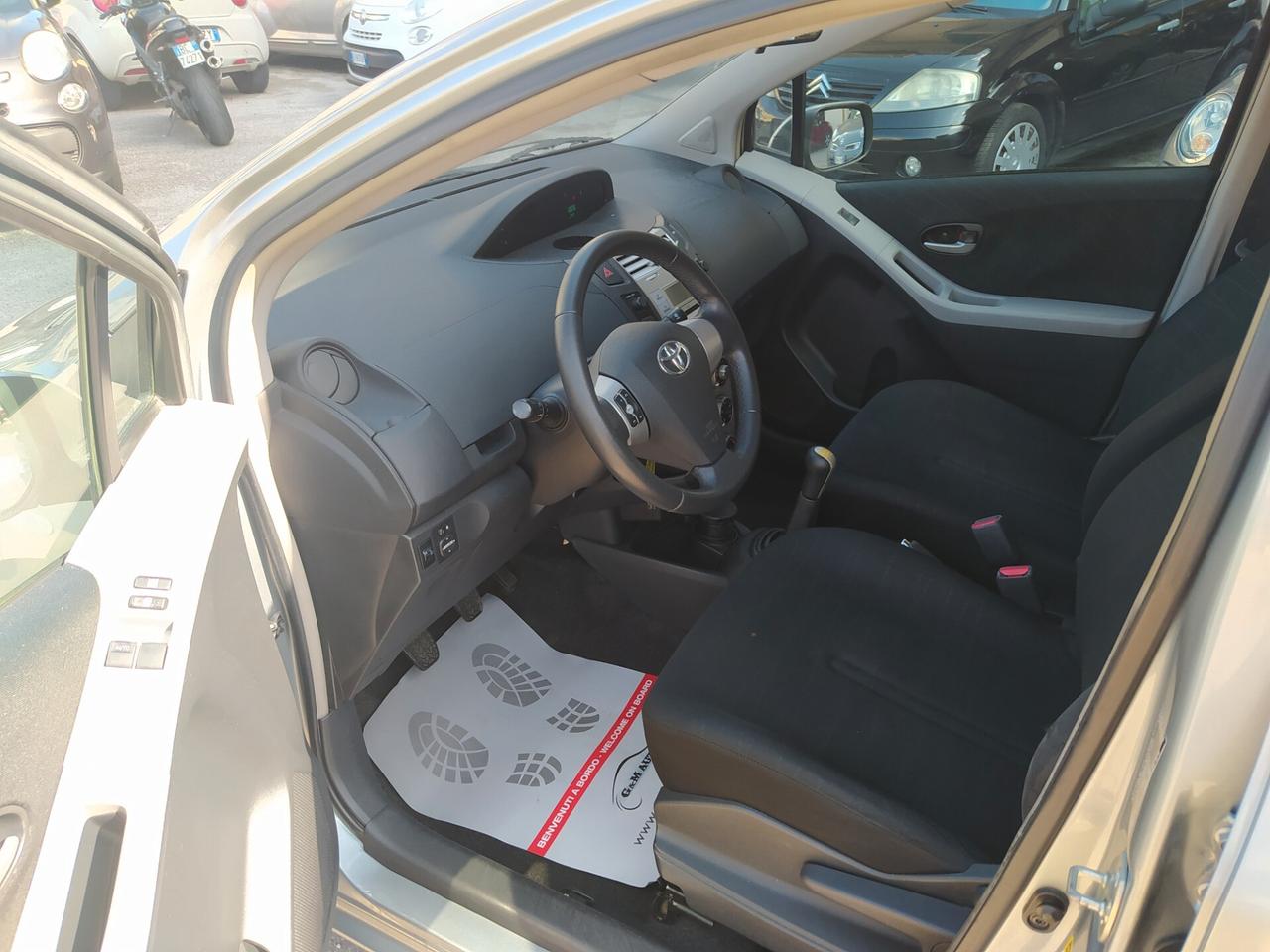 Toyota Yaris 1.3 5 porte Neopatentati