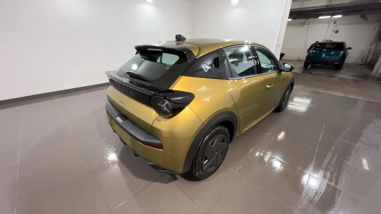 Lancia Ypsilon Hybrid e-DCT Edizione Cassina
