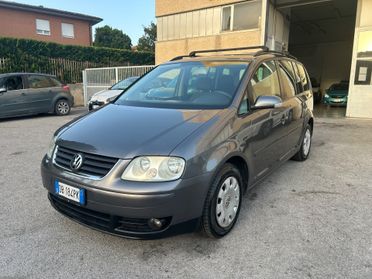Volkswagen Touran 1.9 TDI 105CV 7 Posti Gancio Traino