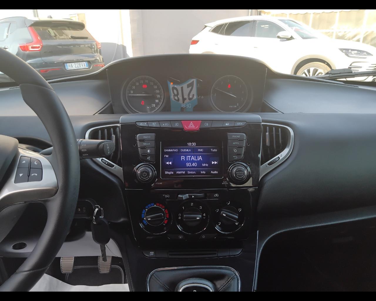 LANCIA Ypsilon III 2015 - Ypsilon 1.2 Gold 69cv my16