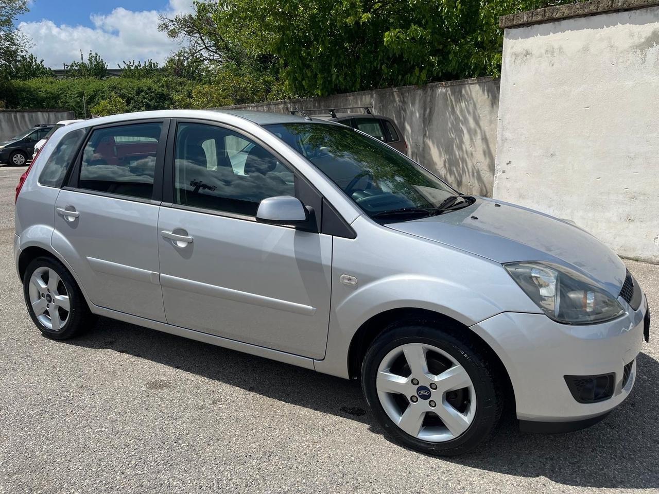Ford fiesta 5 P-1.4 tdci- km 90000-2007