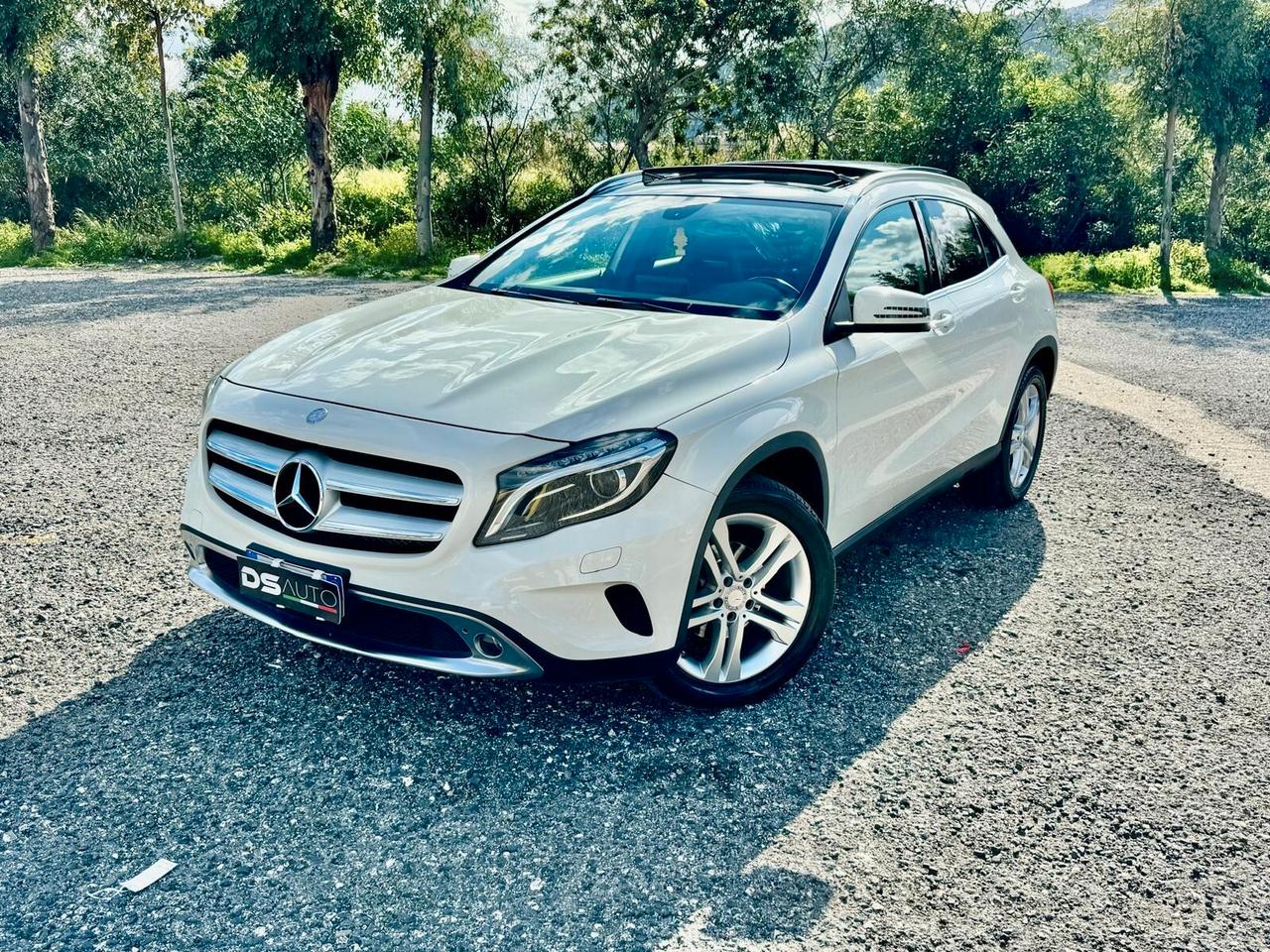 MERCEDES- BENZ GLA 220 D 4MATIC SPORT TETTO