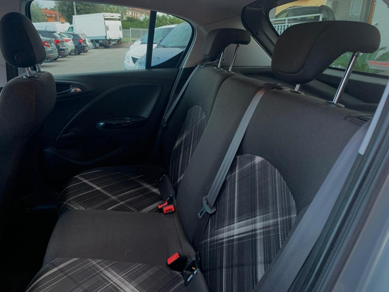 Opel Corsa 1.2 5 porte b-Color