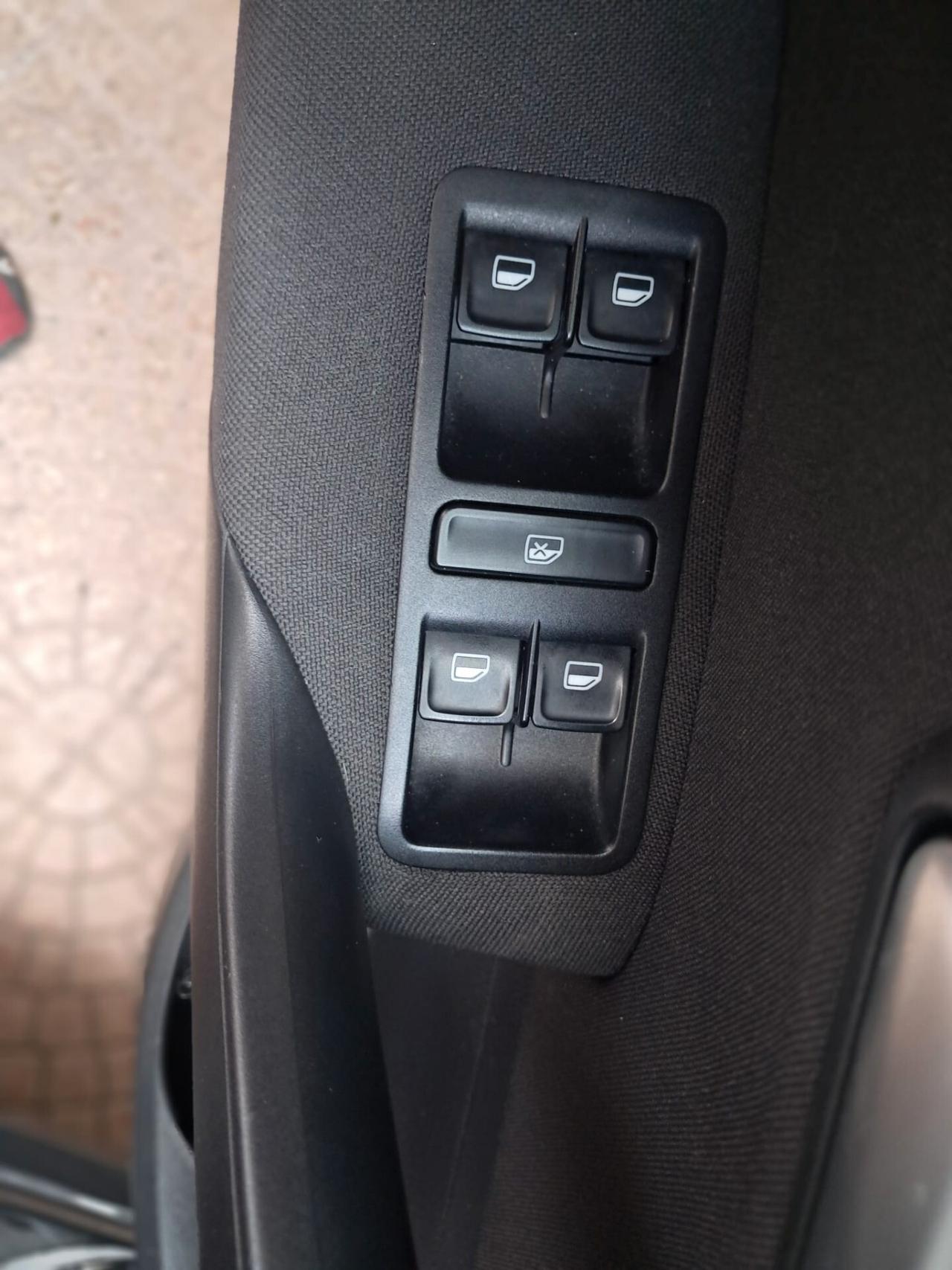 VOLKSWAGEN POLO 1.4 TDI 75CV-NEOPATENTATI-Euro7199