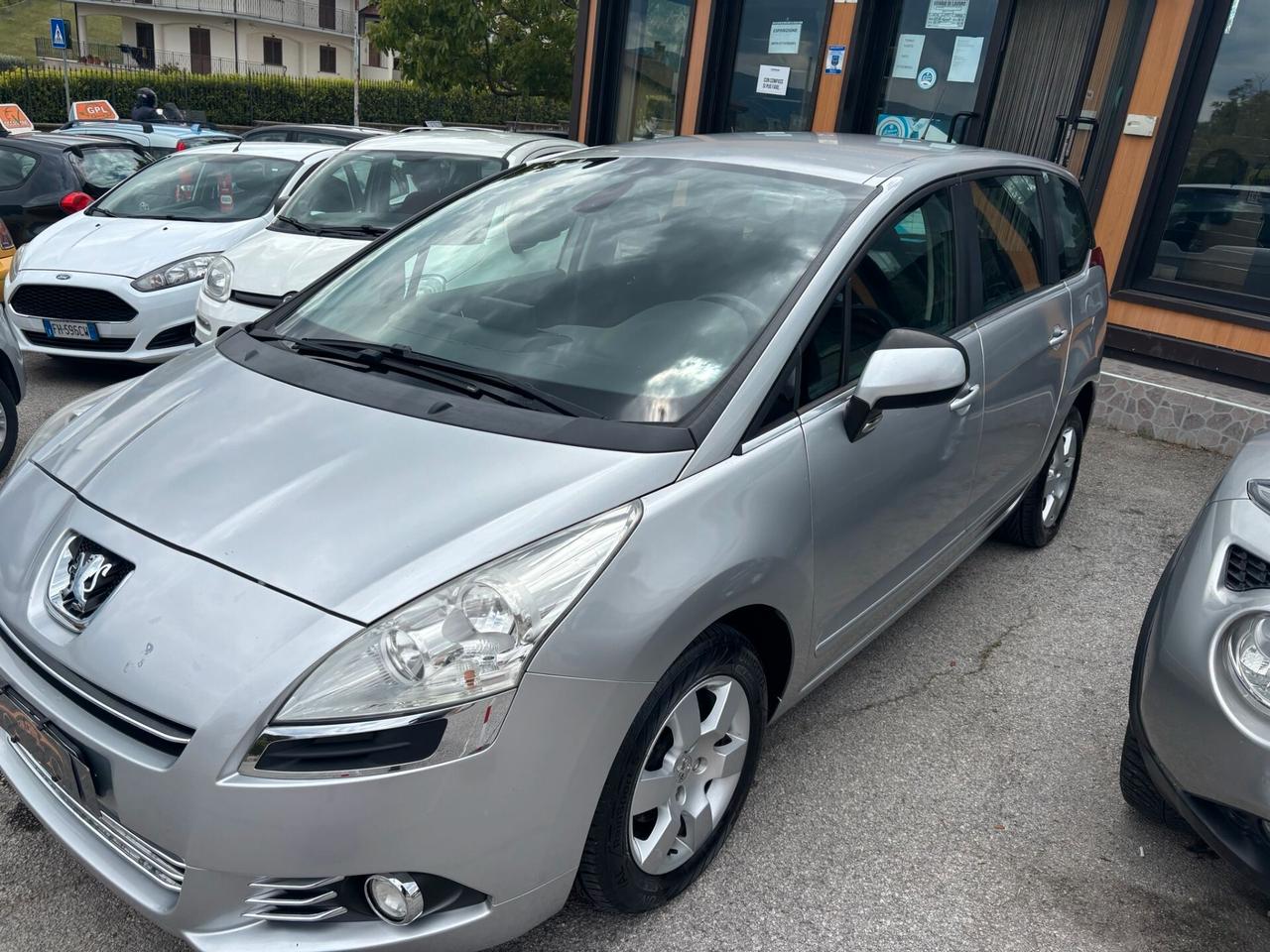 Peugeot 5008 1.6 HDi 112CV Premium 7 POSTI